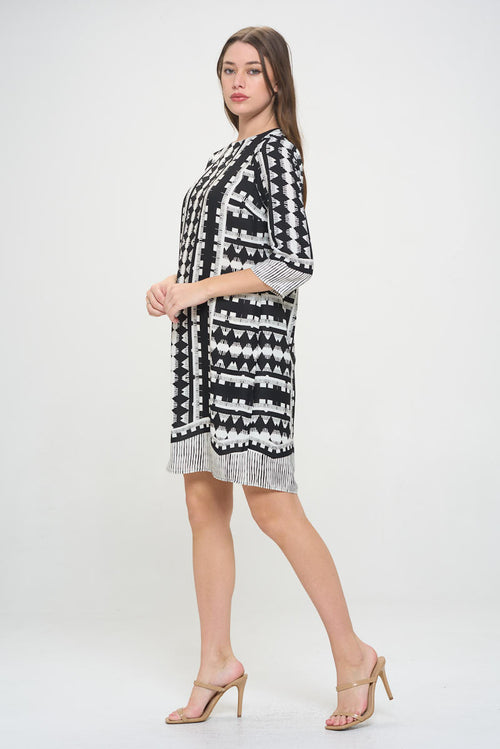 Geometric Print 3/4 Sleeve Shift Dress